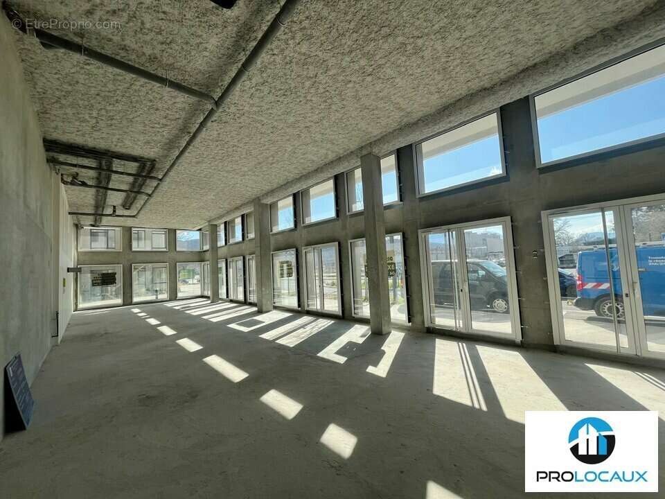 Autre à LE PONT-DE-CLAIX