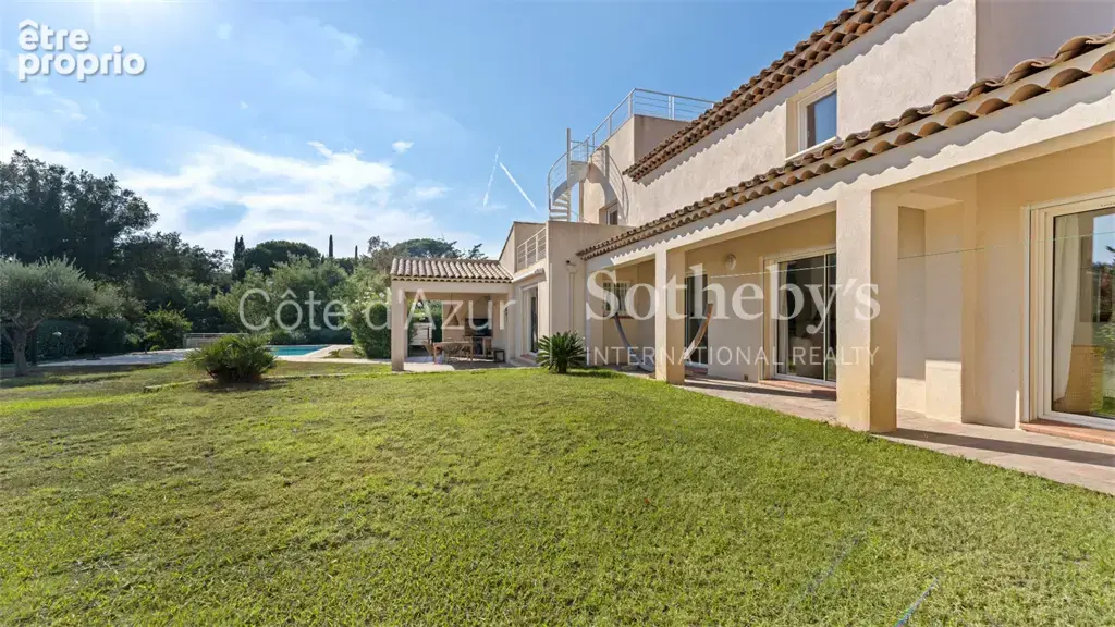 Grimaud, propriété privée avec piscine et solarium à quelques pas des plages - photo 3