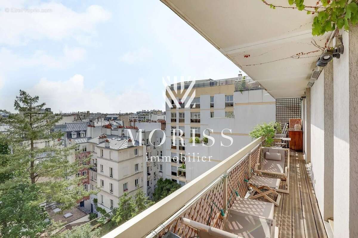 Appartement à PARIS-16E