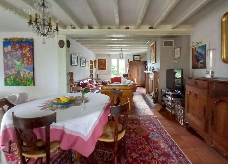 Maison à MONTIGNE-LE-BRILLANT