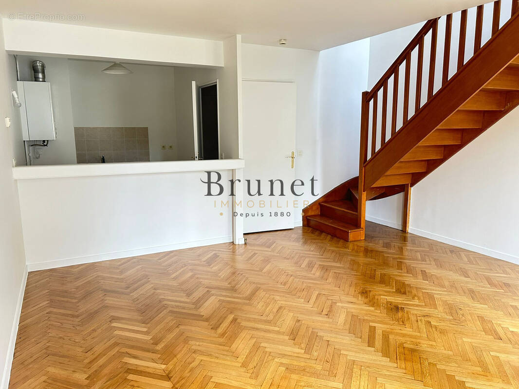 Appartement à SAINT-MAUR-DES-FOSSES