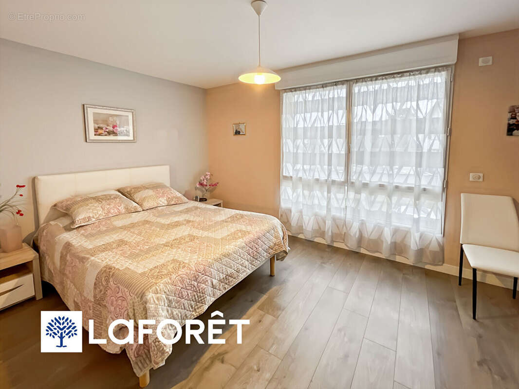 Appartement à SAINTE-GENEVIEVE-DES-BOIS