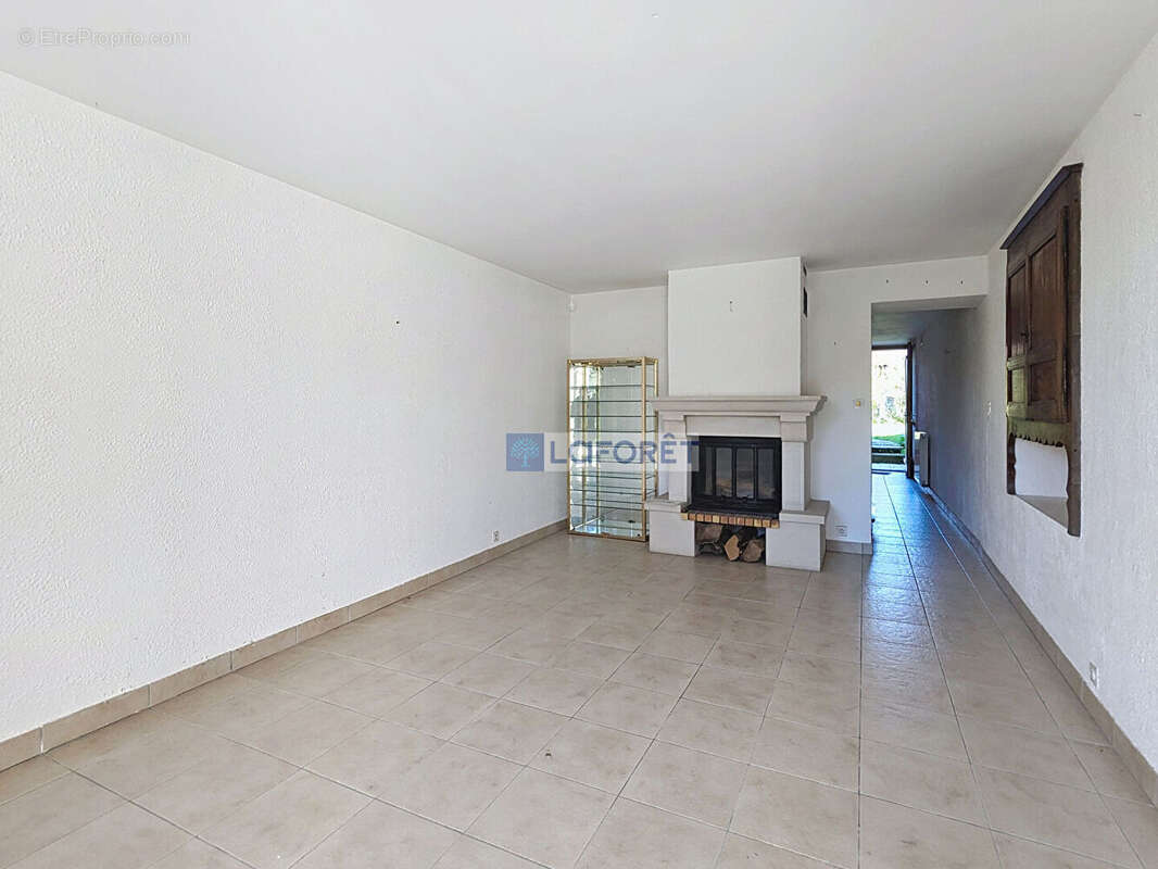 Maison à FRESNES-SUR-APANCE