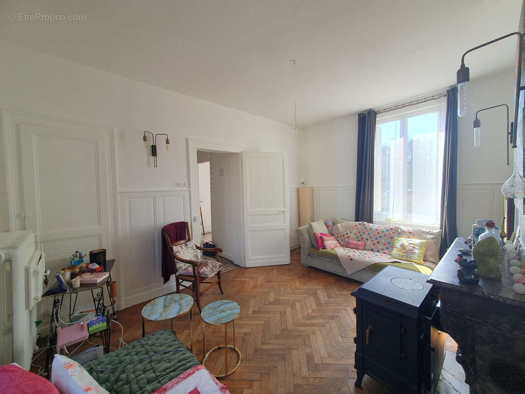 Maison à CORMEILLES