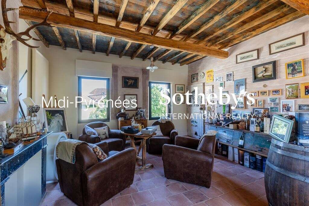 Propriété équestre de 11HA, 3 gîtes et salle de séminaire - photo 11