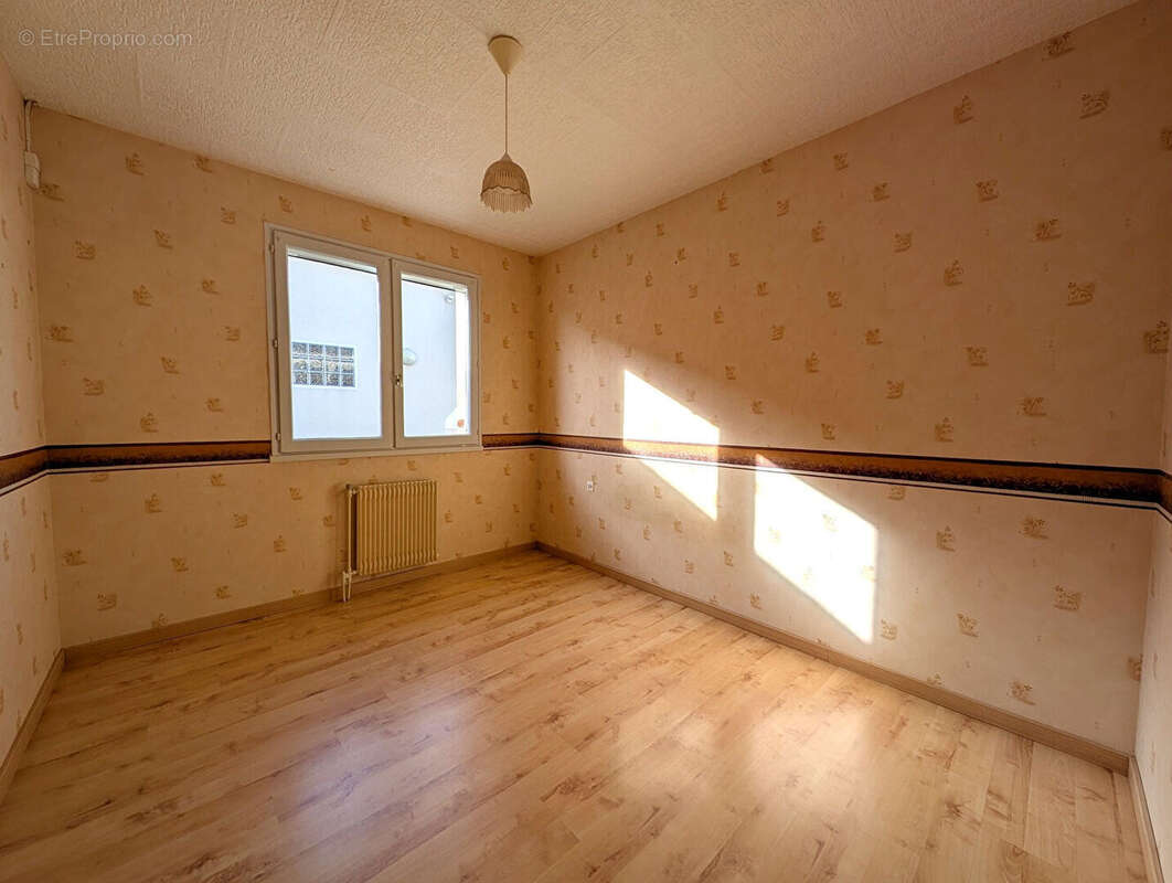 Maison à MONTREUIL-BELLAY