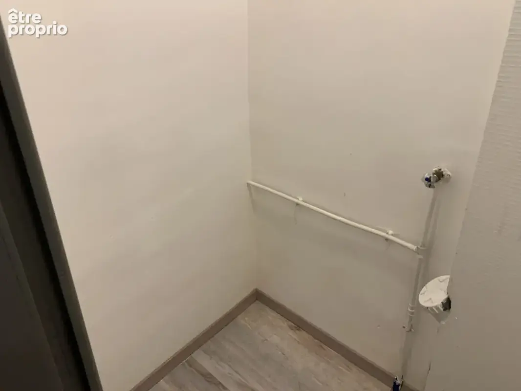 cellier, buanderie T2 rdc attenant à la cuisine