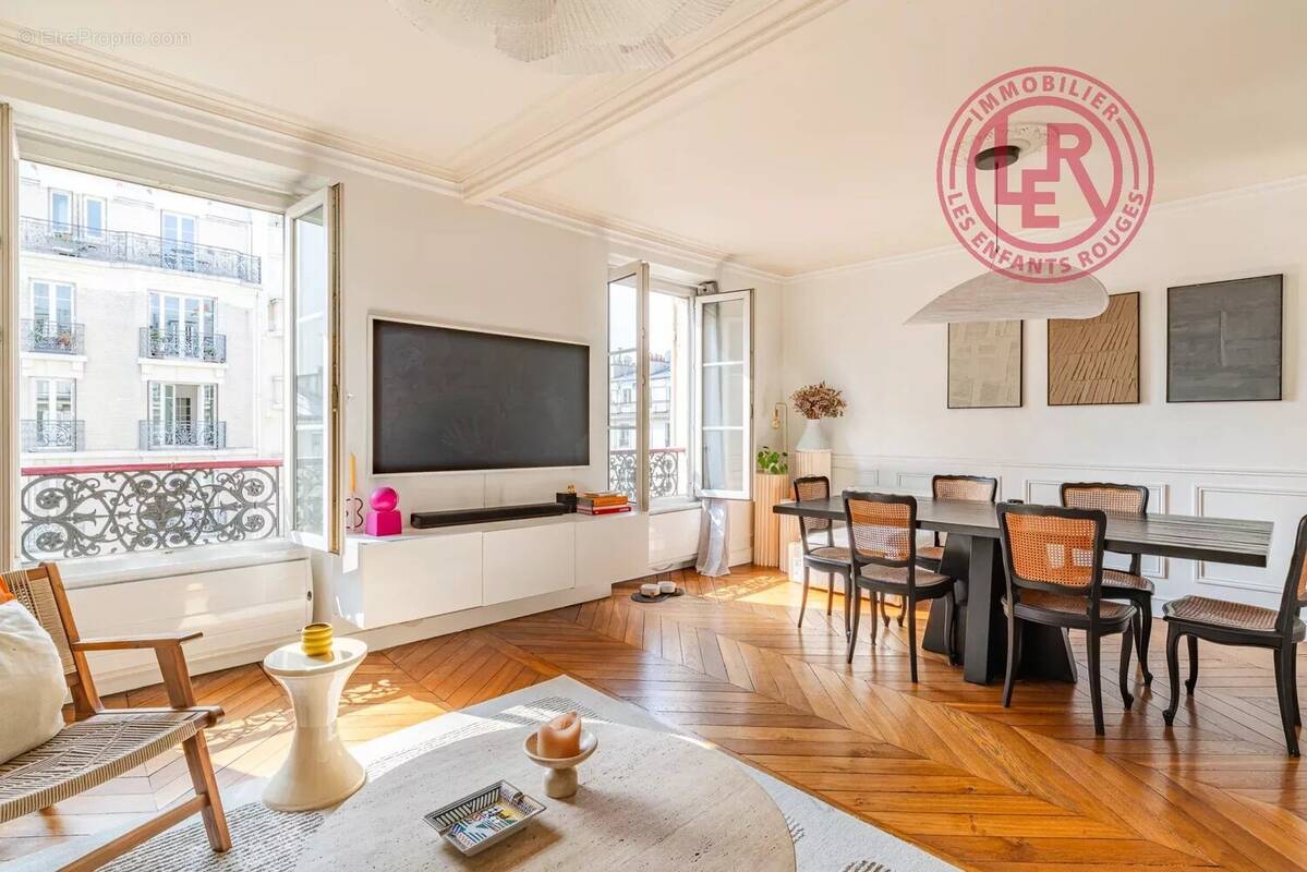 Appartement à PARIS-10E