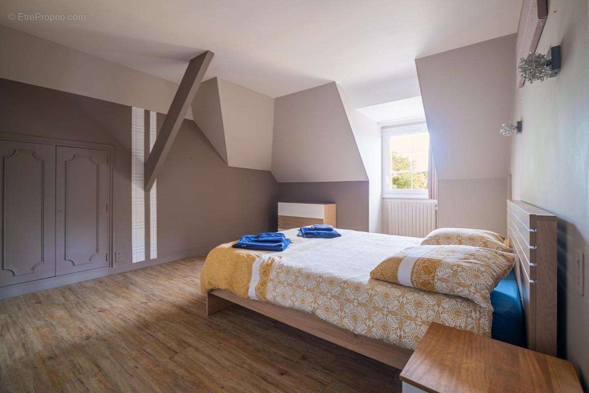 Maison à YVRE-L&#039;EVEQUE