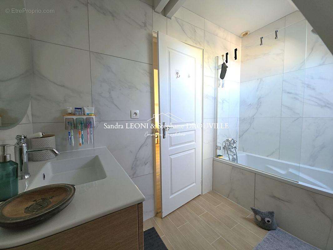 Nogent le roi tres proche ravissante maison de 103 m², 3 chambres - photo 11
