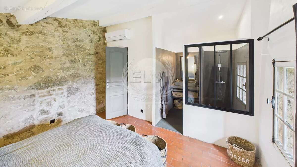 Maison à PLAN-DE-LA-TOUR