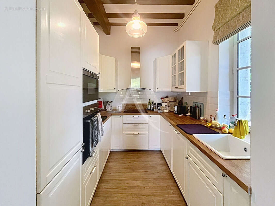 Élégante maison en pierre avec vue dégagée sur la rivière, piscine - photo 4