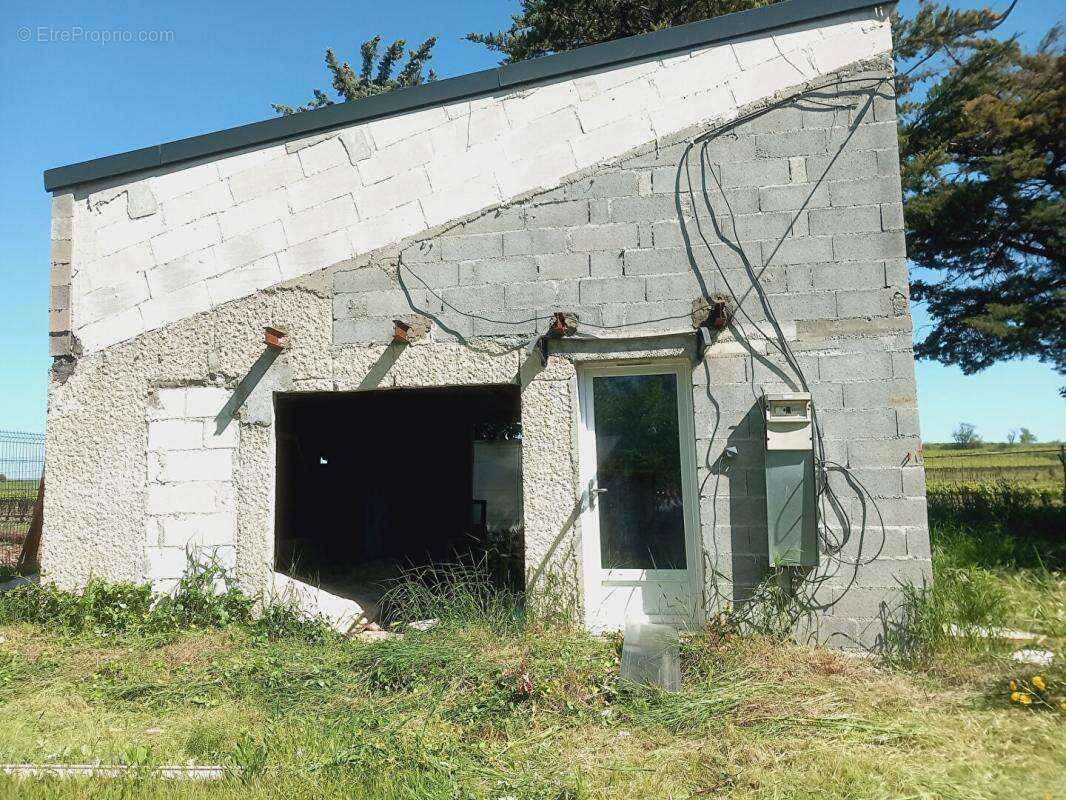 Terrain à ESPONDEILHAN