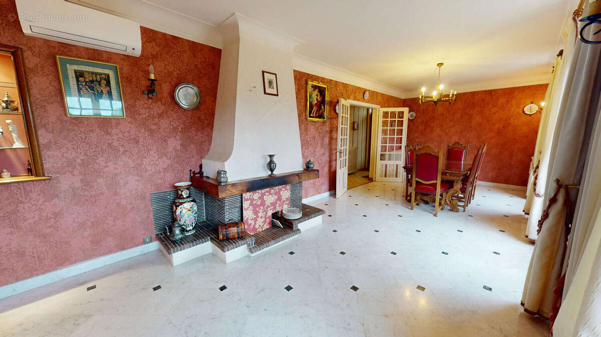 Maison à VARENNES-VAUZELLES