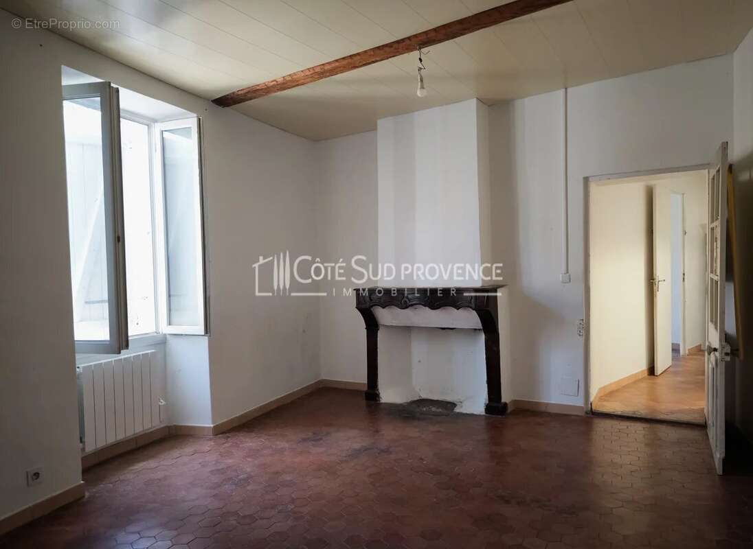 Appartement à VILLES-SUR-AUZON