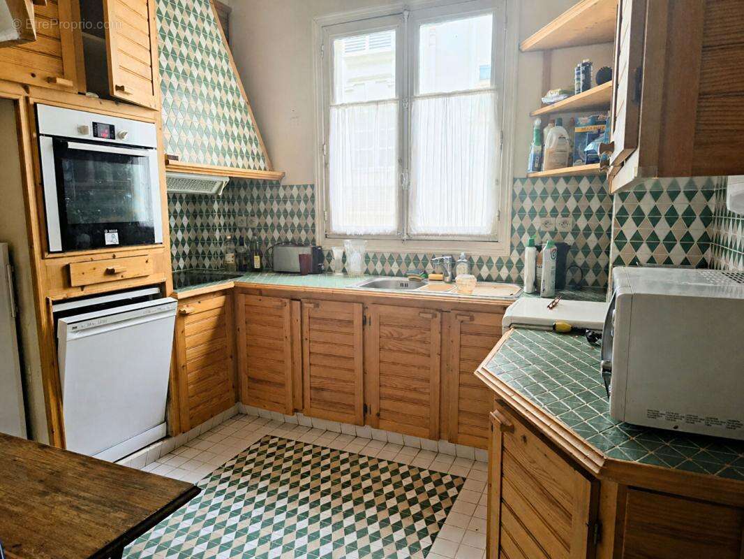 Appartement à PARIS-17E