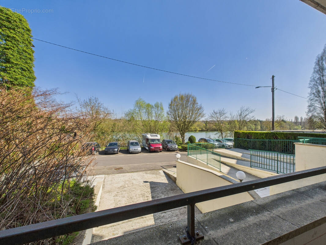 Appartement à CORBEIL-ESSONNES