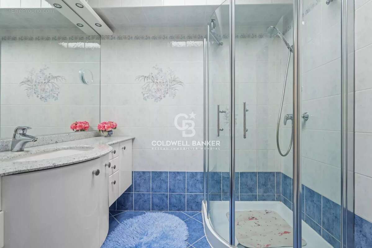 Appartement à MANDELIEU-LA-NAPOULE