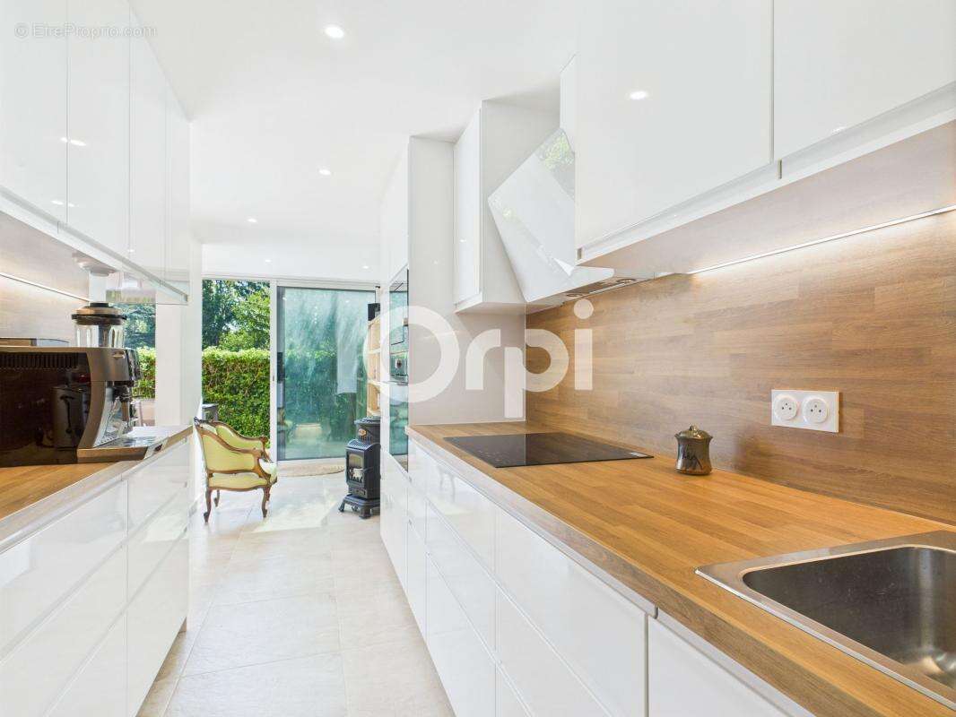 Appartement à MANDELIEU-LA-NAPOULE