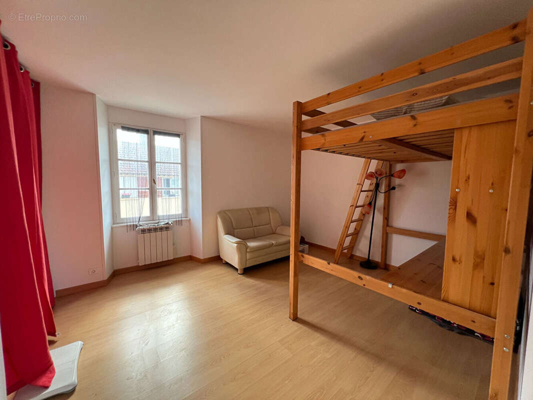 Maison à CERNAY-LA-VILLE