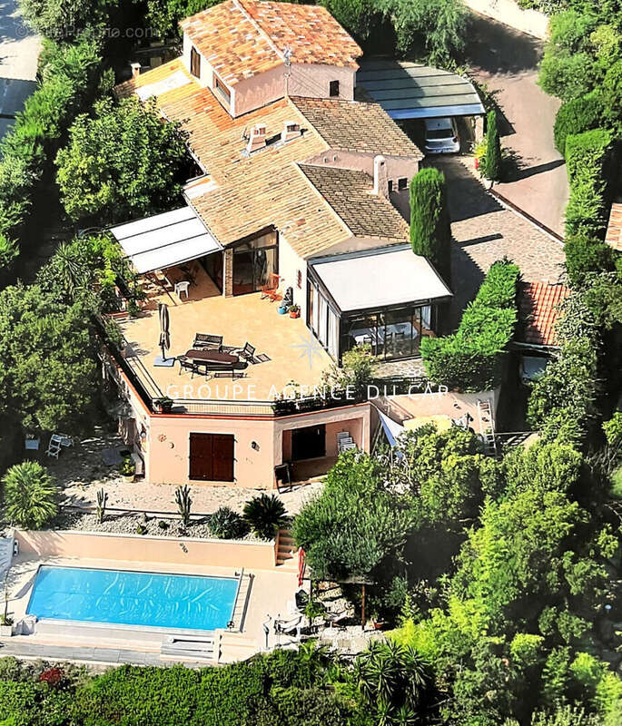 Maison à LES ISSAMBRES