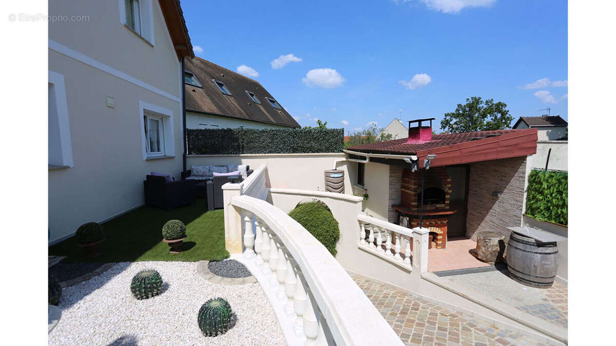 Maison à VIGNEUX-SUR-SEINE