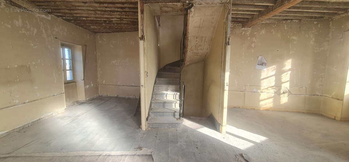 Maison à COMBRONDE