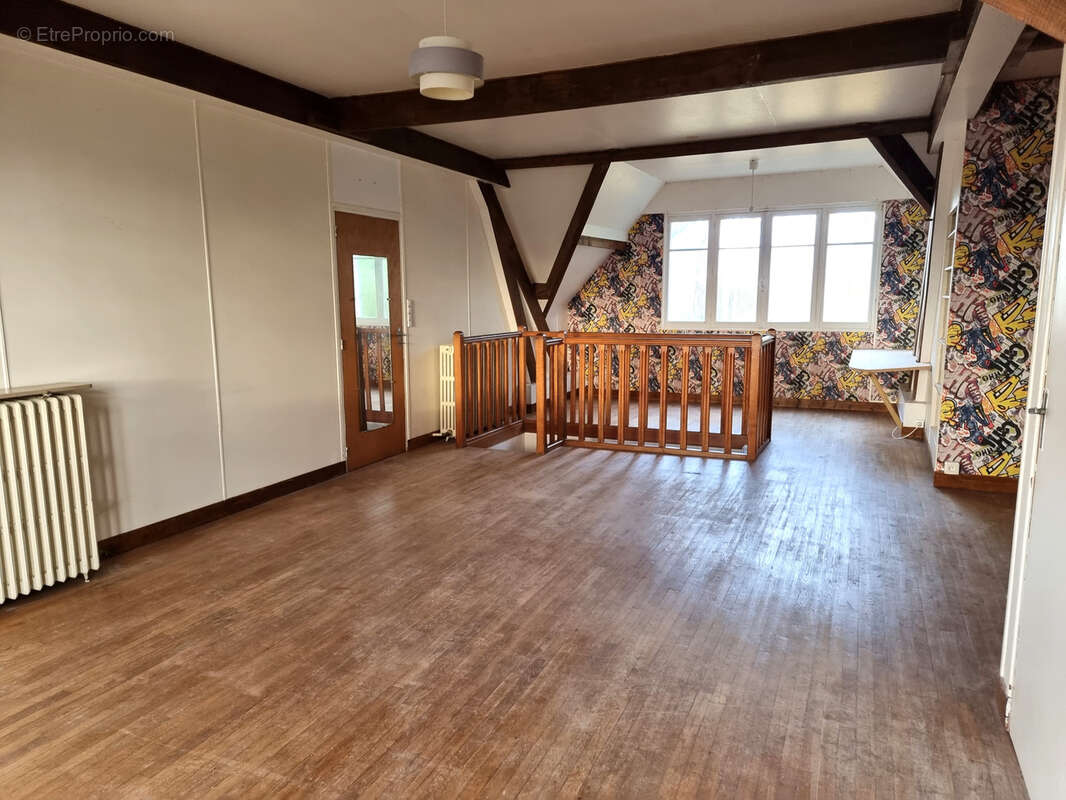 Maison à VAUX-LE-PENIL