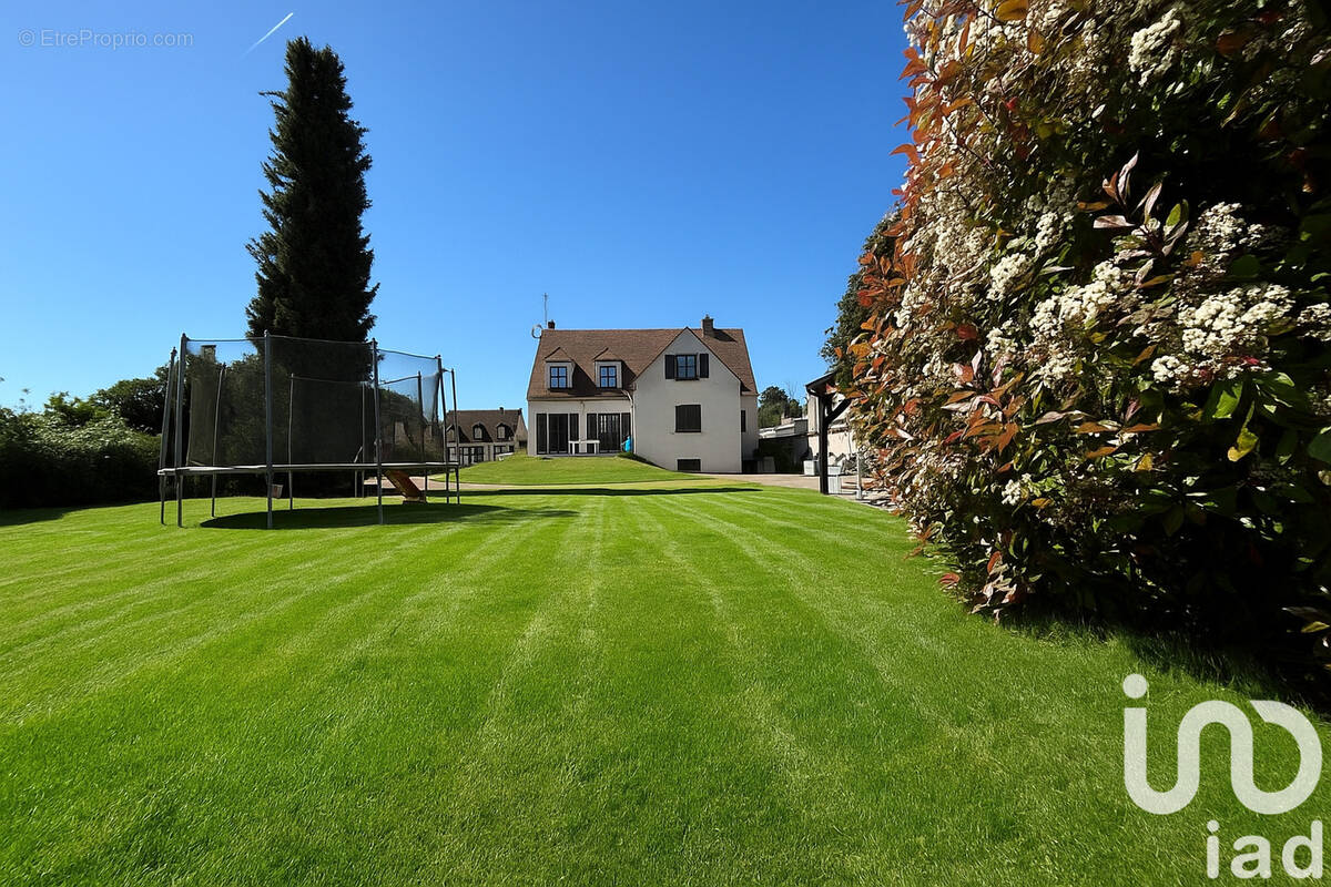 Photo 1 - Maison à LIVERDY-EN-BRIE