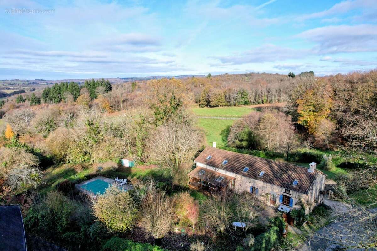 Maison à SAINT-PIERRE-DE-FRUGIE
