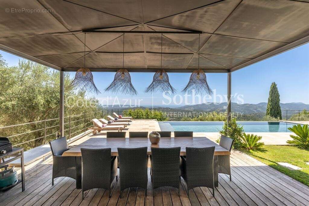 Le Tignet, villa rénovée vue mer panoramique, piscine à débordement et appartement - photo 18