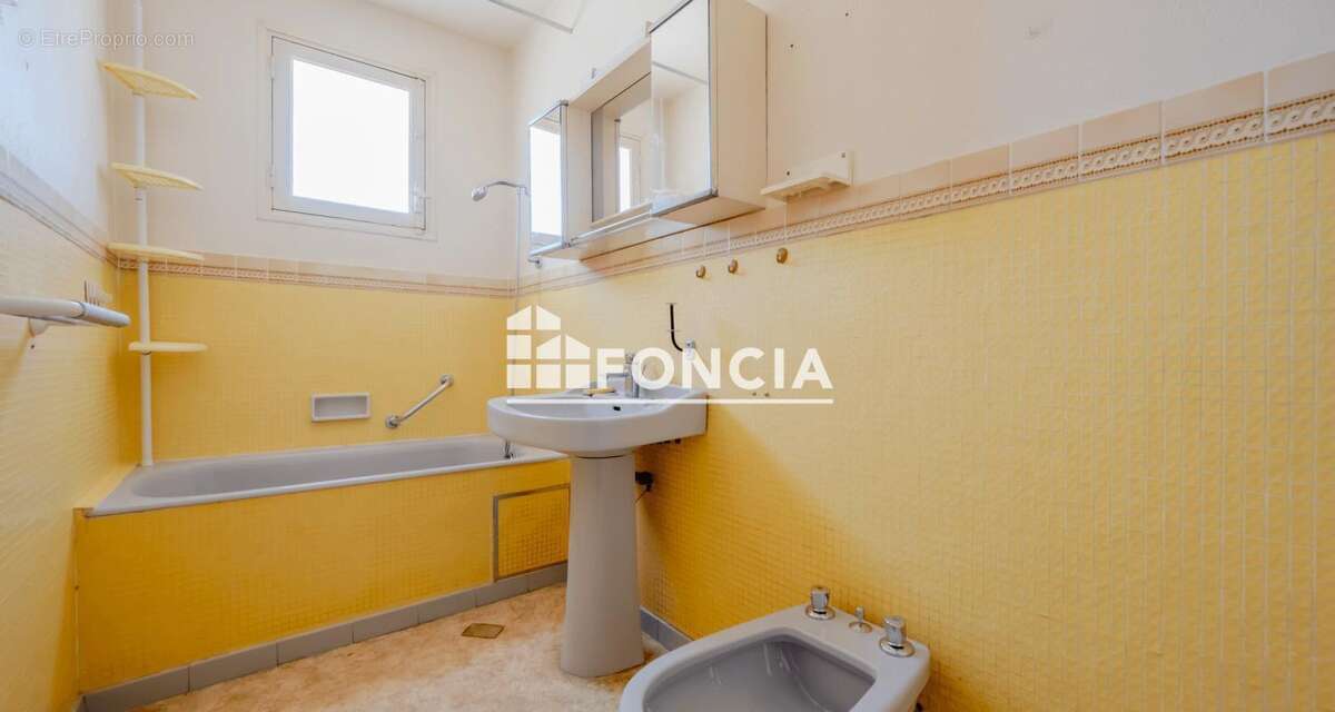 Appartement à CARQUEIRANNE