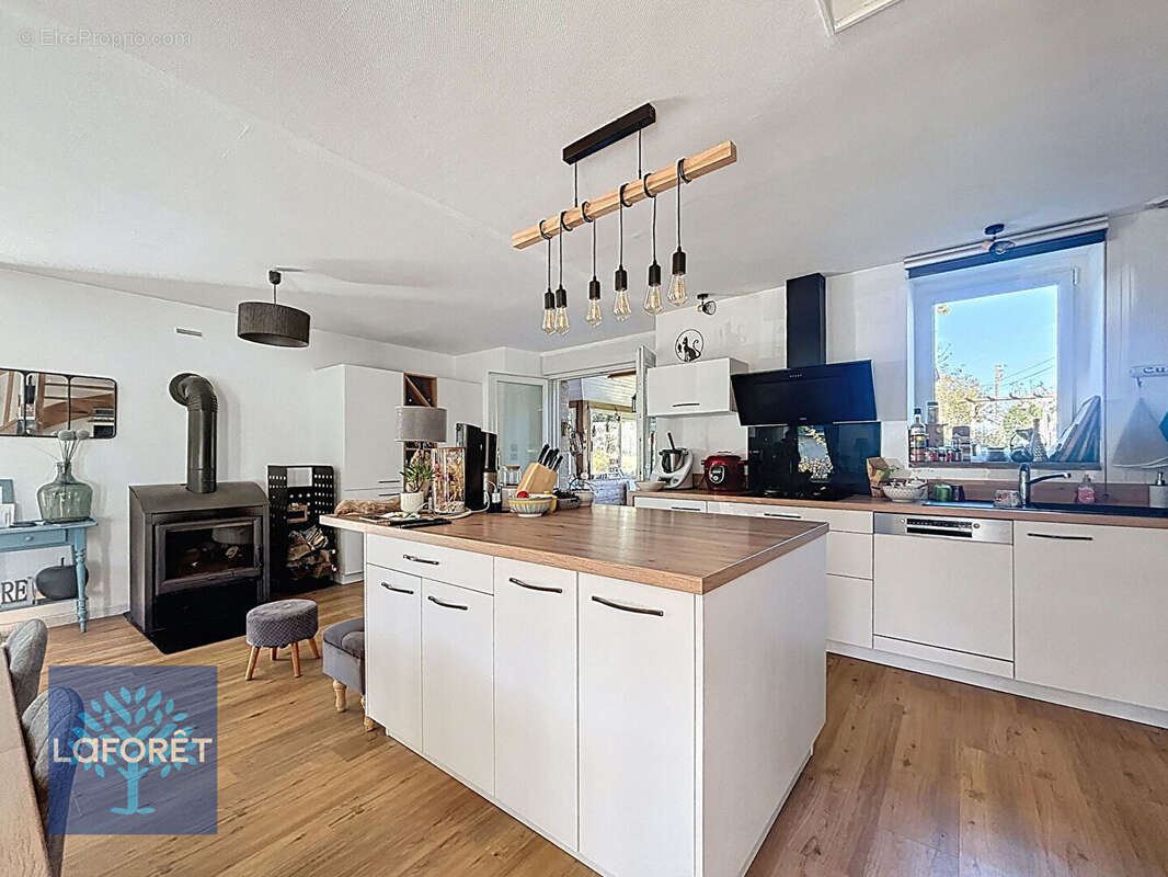 Maison à SAINT-GERMAIN-EN-COGLES