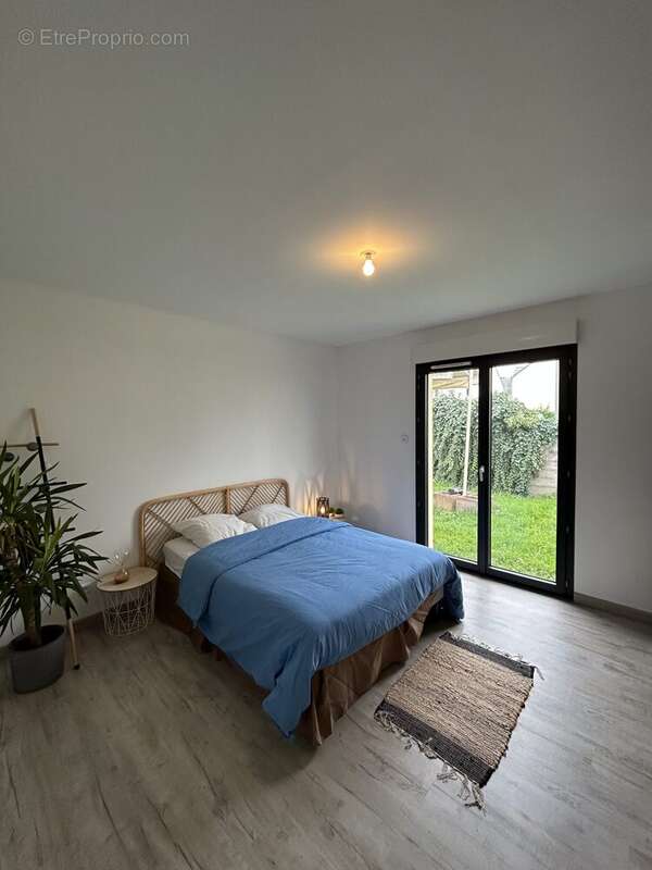 Maison à LA CHAPELLE-SAINT-MESMIN