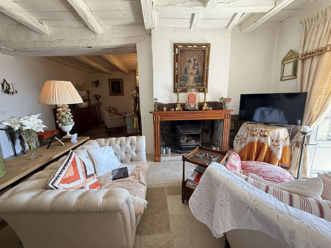 Maison à CASTELNAU-MONTRATIER