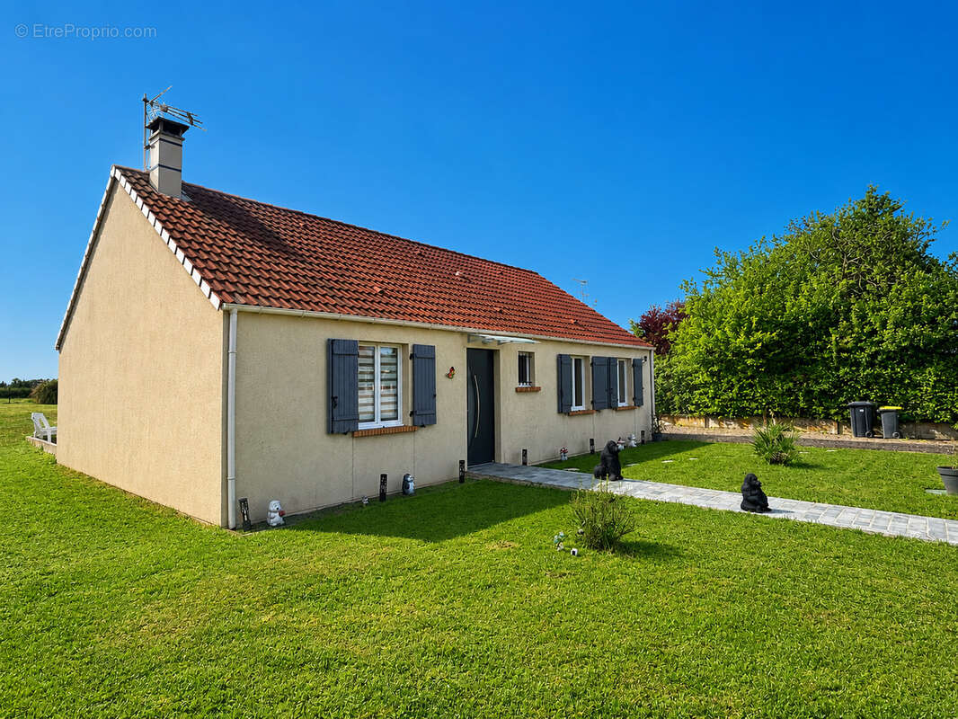 Maison à ROUVRES-SAINT-JEAN