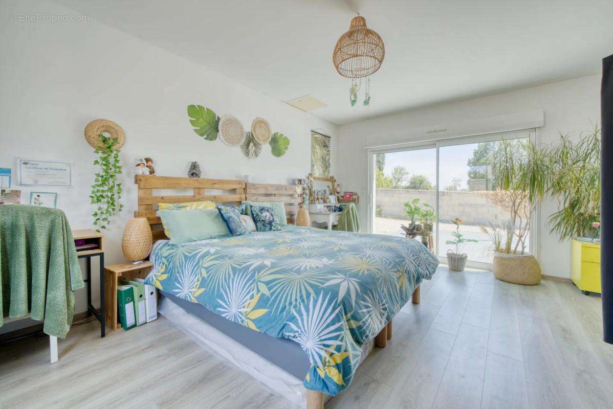 Maison de 6 pièces de 176 m² à Bussac-sur-Charente - photo 11