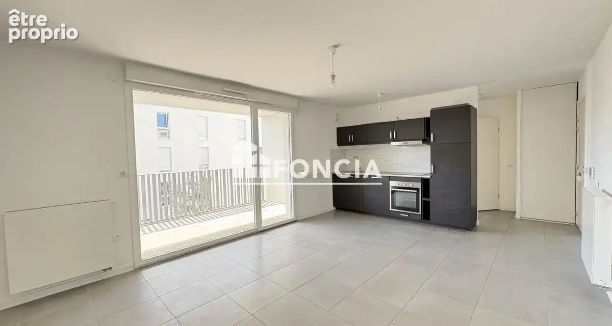  À vendre – Appartement T2 lumineux à Ginko avec balcon et parking couvert - photo 2