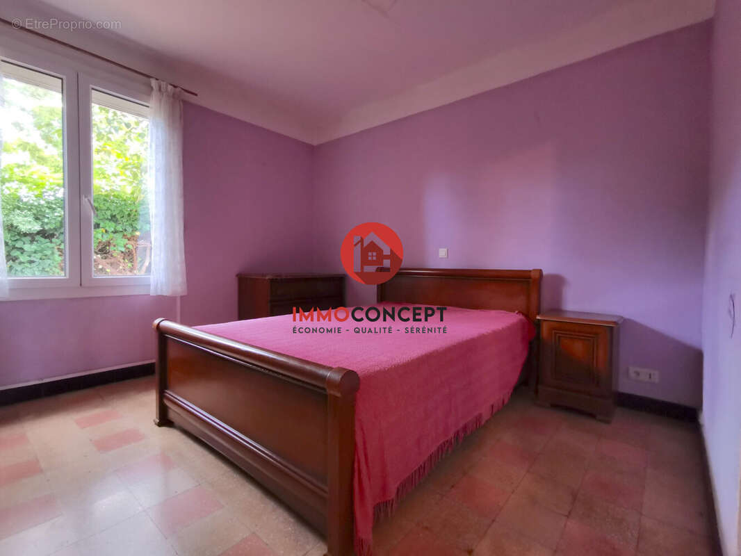 Maison à LAUDUN-L&#039;ARDOISE