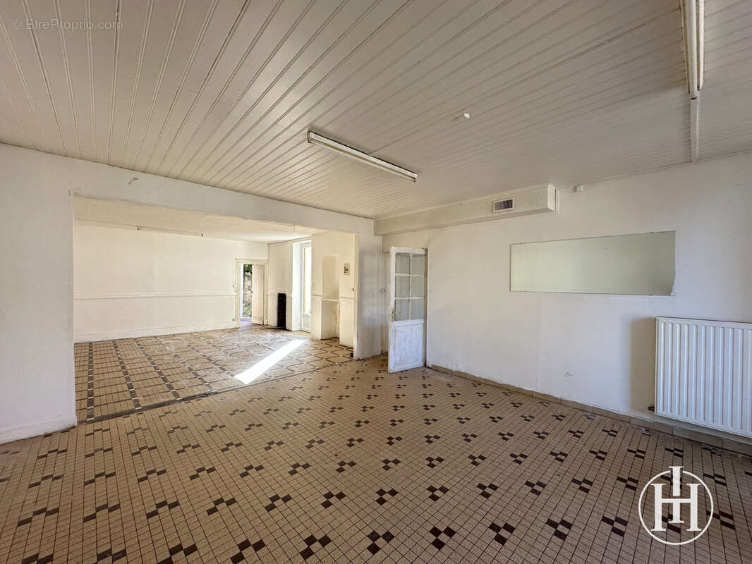 À VENDRE : Ensemble immobilier de caractère   2 maisons indépendantes avec fort potentiel - - photo 10