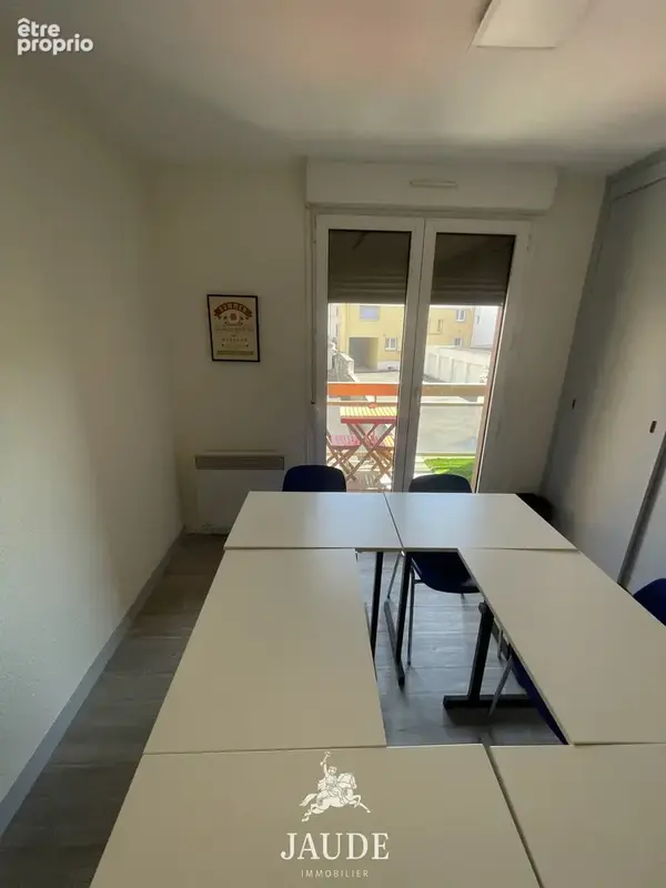 A VENDRE proche centre ville bureaux de 142 m2 + 2 garages fermés - photo 5
