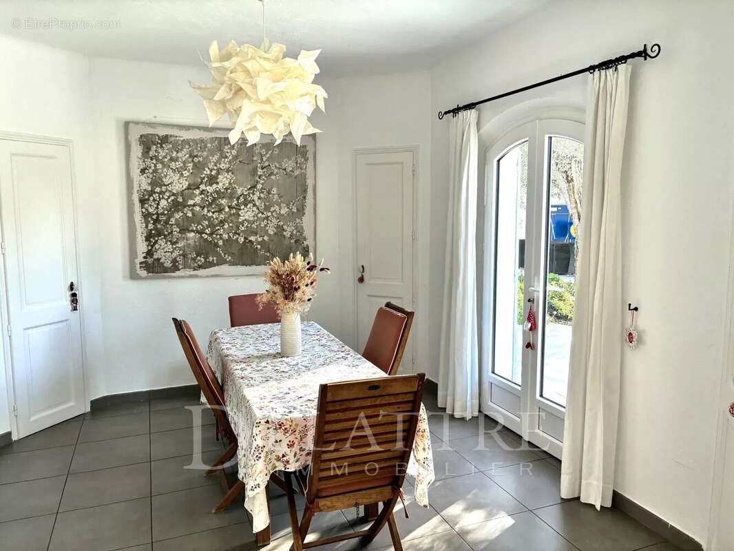 Maison à VALBONNE