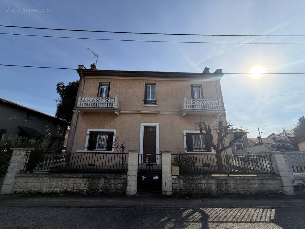 Maison à VAULX-EN-VELIN