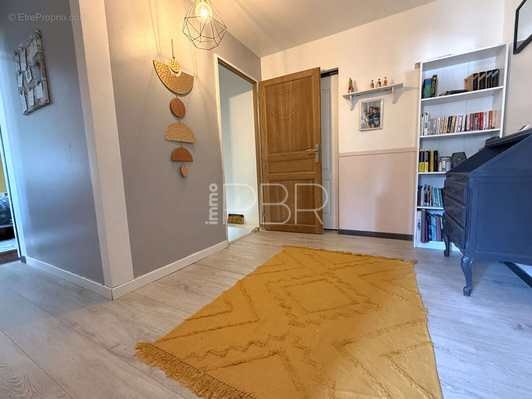 Maison individuelle avec terrasses et jardin - photo 11