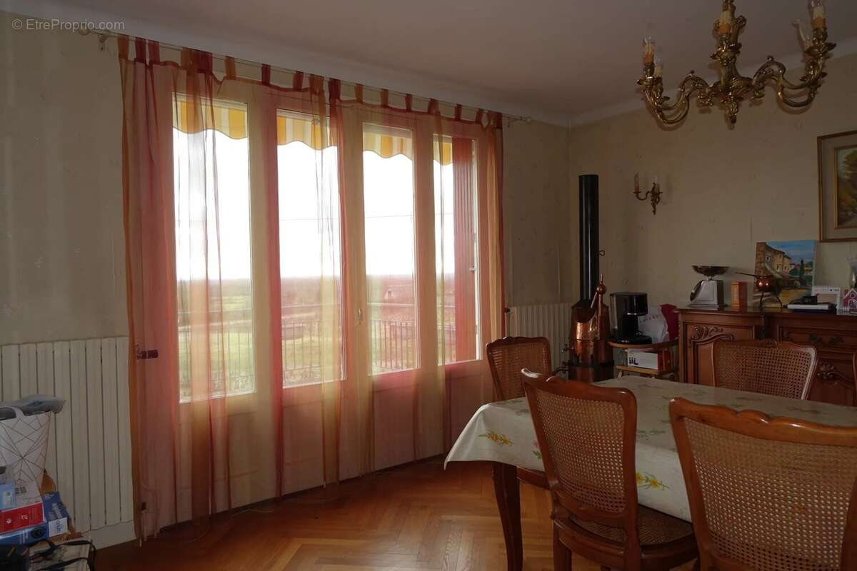 Maison à BELLEVILLE