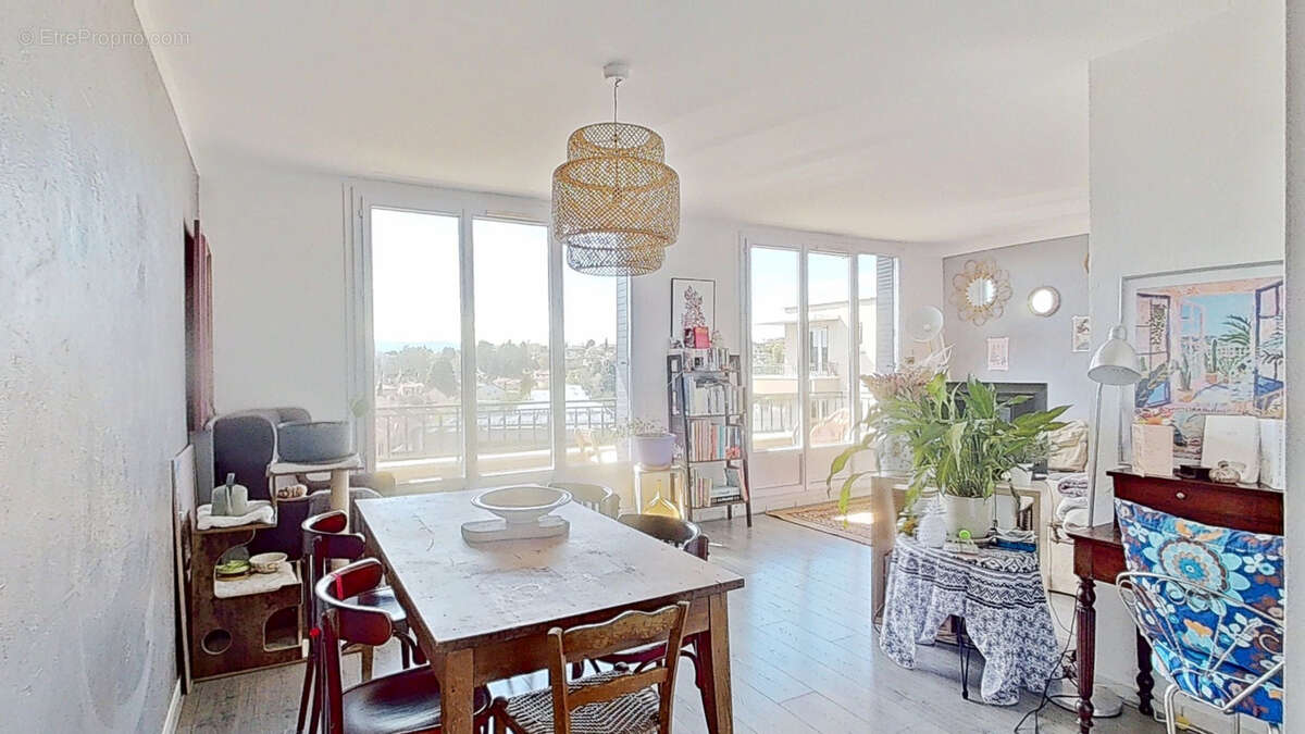 Appartement à CHAMPAGNE-AU-MONT-D'OR