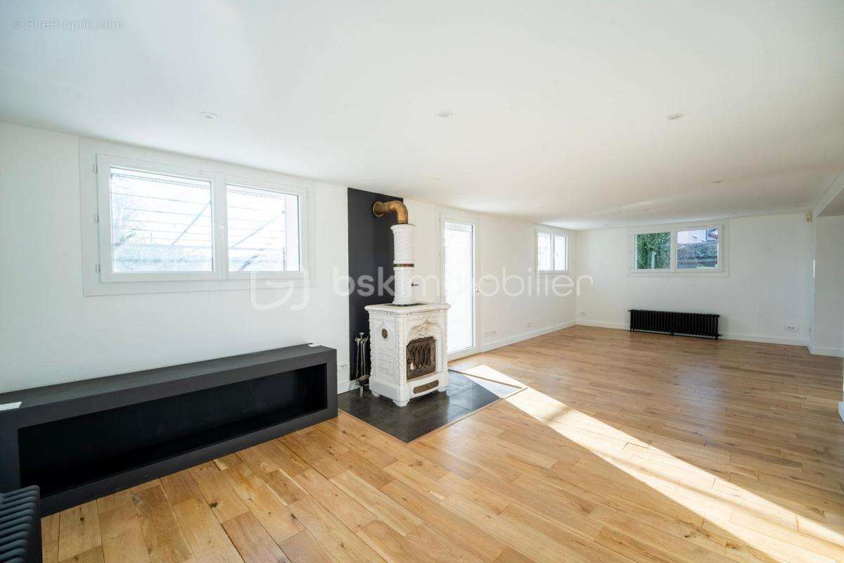 Maison à L'ISLE-D'ABEAU