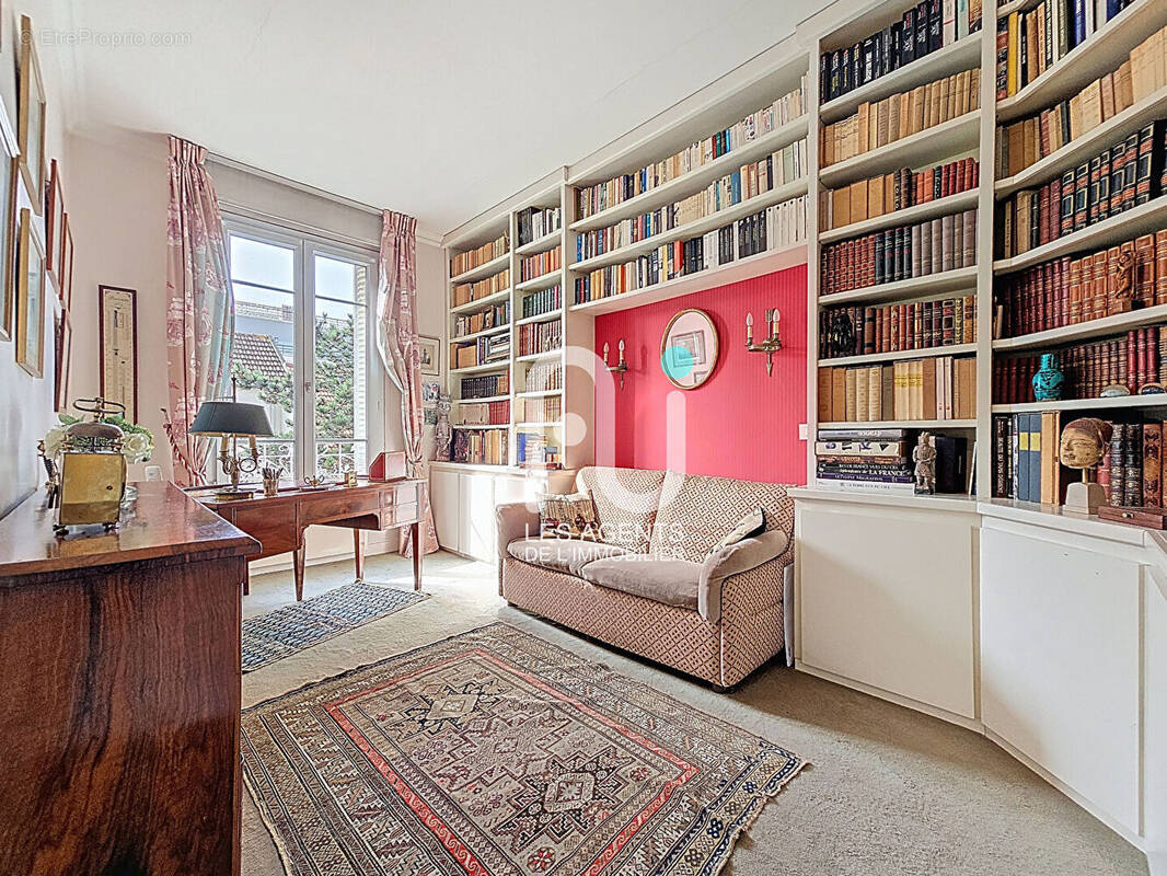 Appartement à SURESNES