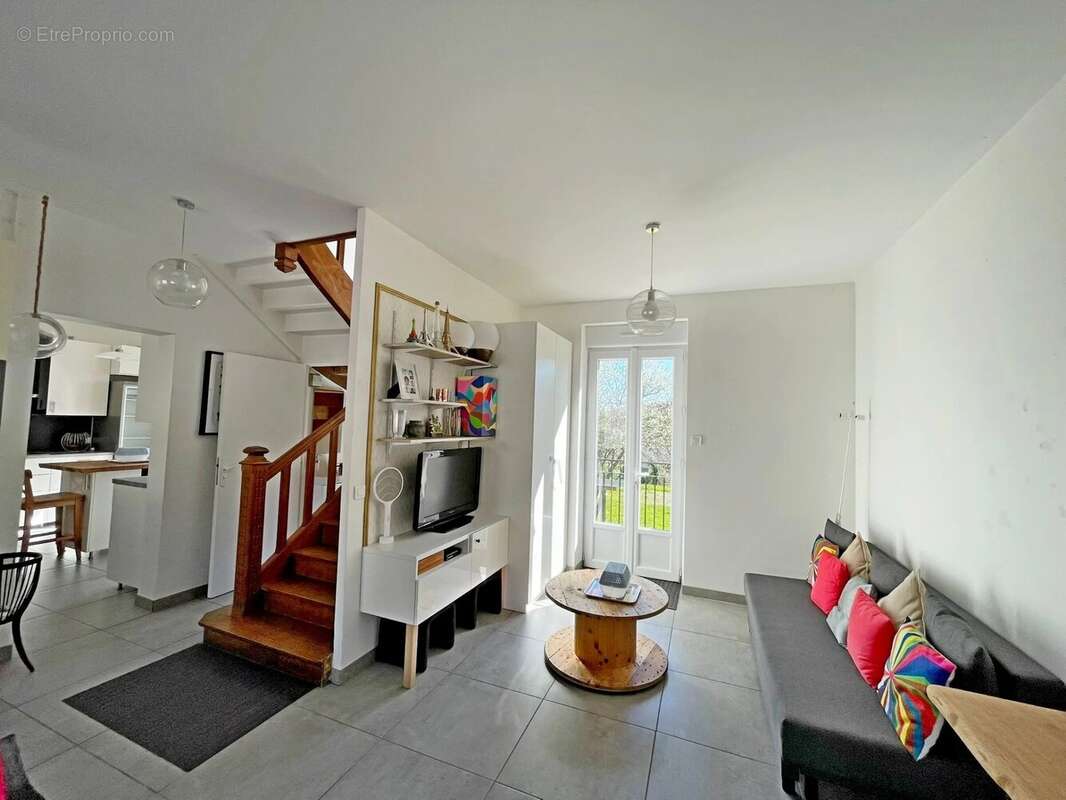 Maison à MONTSAUCHE-LES-SETTONS