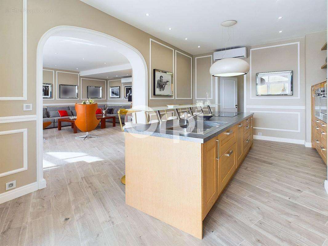 Maison à MANDELIEU-LA-NAPOULE